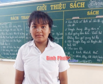 Em Thạch Thị Trà My, học sinh lớp 9A2, Trường PTDTNT THCS Đồng Phú