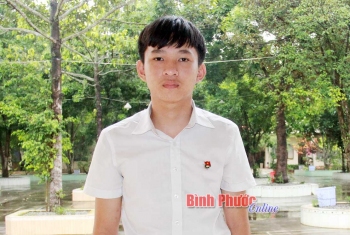 Em Trịnh Văn Tuấn, học sinh lớp 12D1, trường THPT Đồng Xoài, thành phố Đồng Xoài